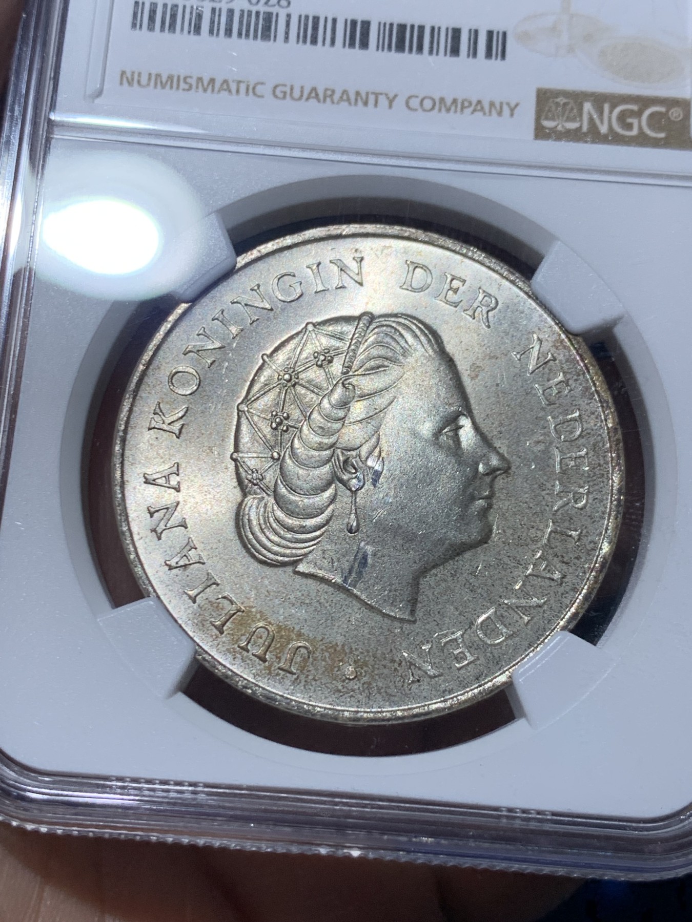 《竞宝斋》第259场-周日，周一 2场连拍 (全场包邮) NGC UNC 荷属安的列斯1964年朱莉安娜女王2.5盾大银币