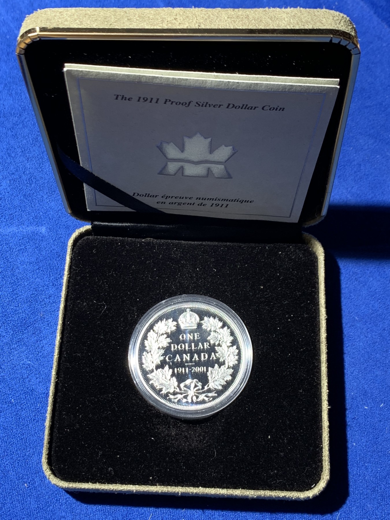 《竞宝斋》第259场-周日，周一 2场连拍 (全场包邮) 2001年加拿大1元精致银币 证书齐全 无氧化