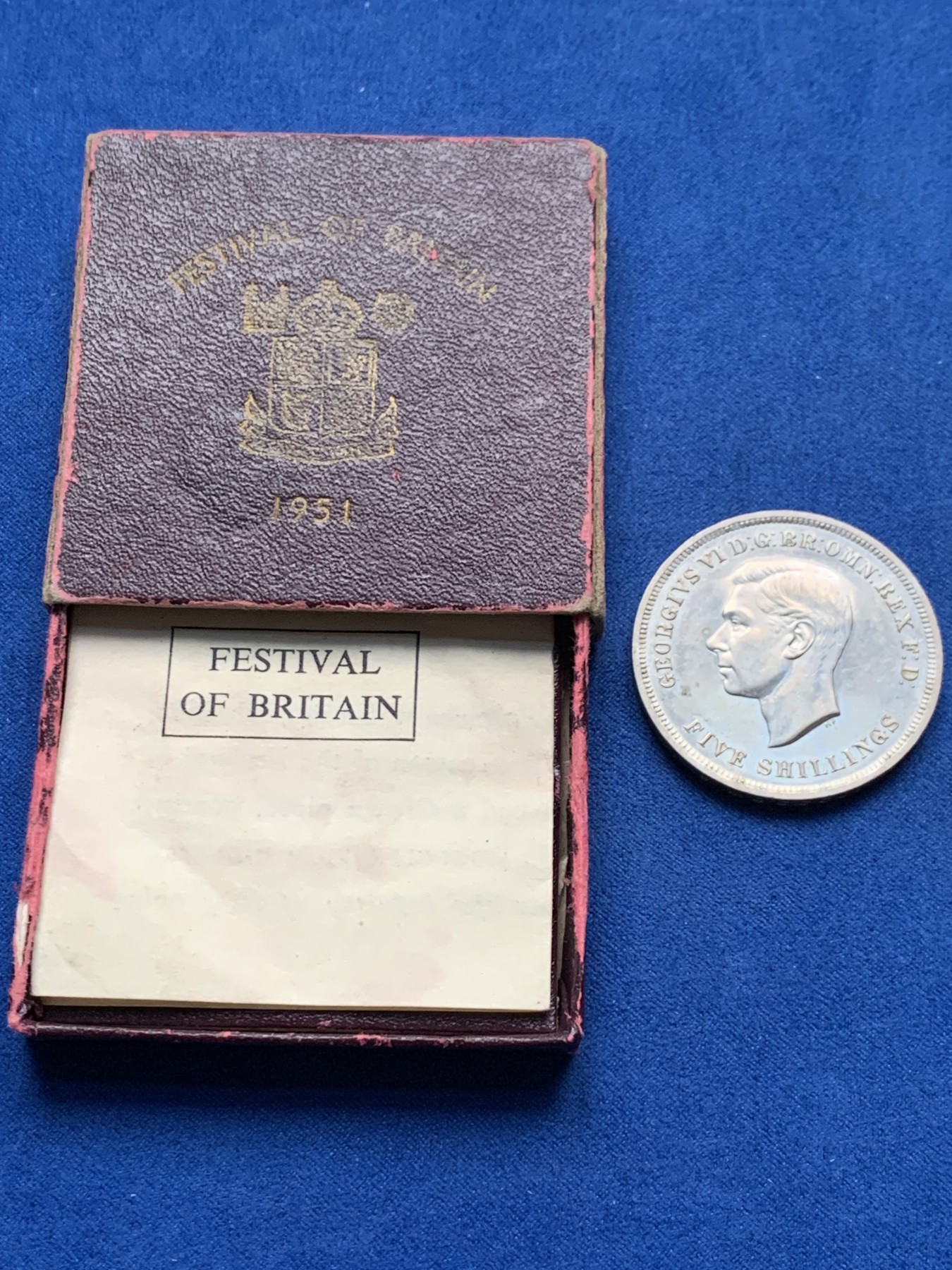 《竞宝斋》第259场-周日，周一 2场连拍 (全场包邮) 英国 最后的 镍马剑 1951 带红盒证书 细节见图