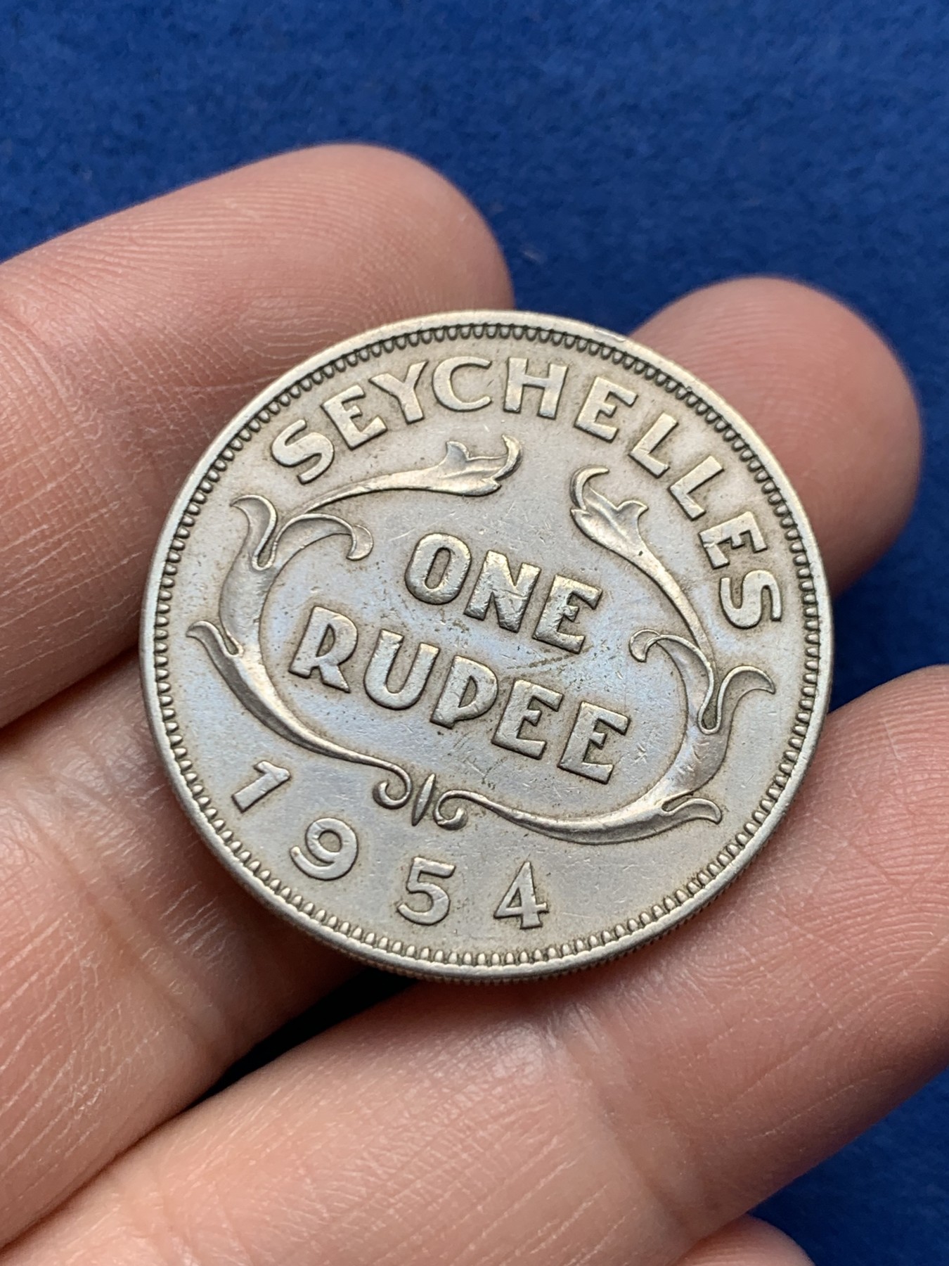 《竞宝斋》第259场-周日，周一 2场连拍 (全场包邮) 1954年英属塞舌尔1卢比铜镍币