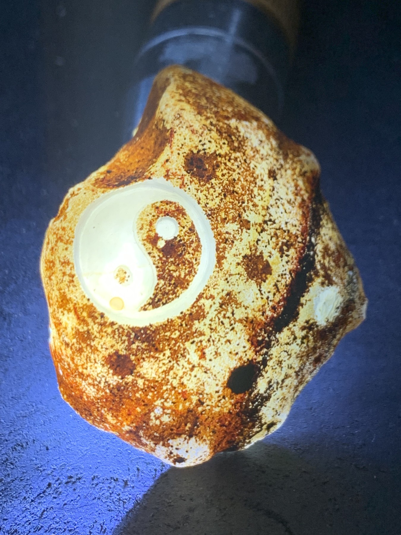 精美原皮高玉化冻料冰飘心战国红玛瑙手工雕刻太极阴阳鱼把件一个