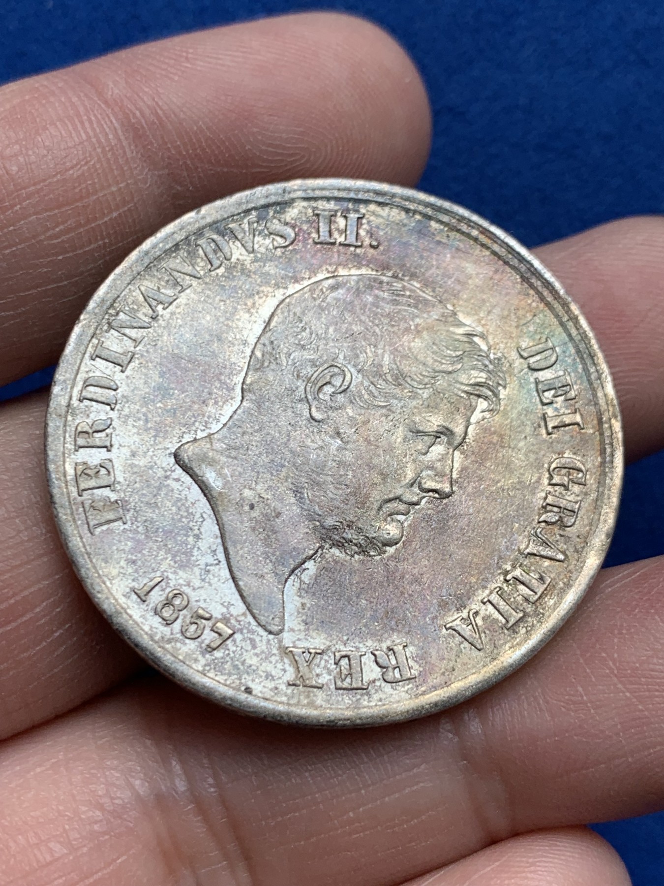 《竞宝斋》第259场-周日，周一 2场连拍 (全场包邮) 1857意大利那不勒斯西西里120G银币 五彩包浆 状态好