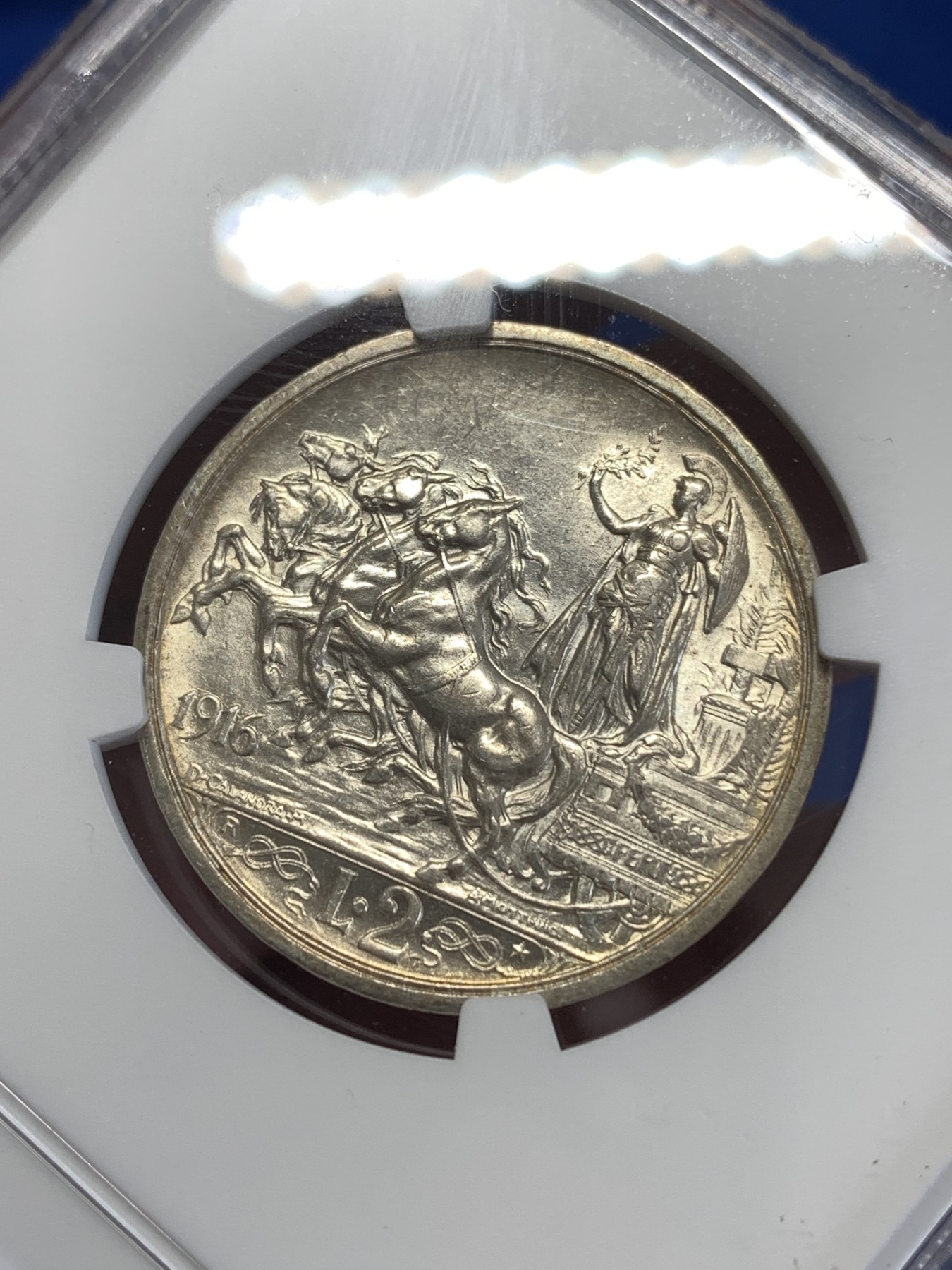 《竞宝斋》第259场-周日，周一 2场连拍 (全场包邮) NGC MS61 意大利1916年女神马车2里拉银币