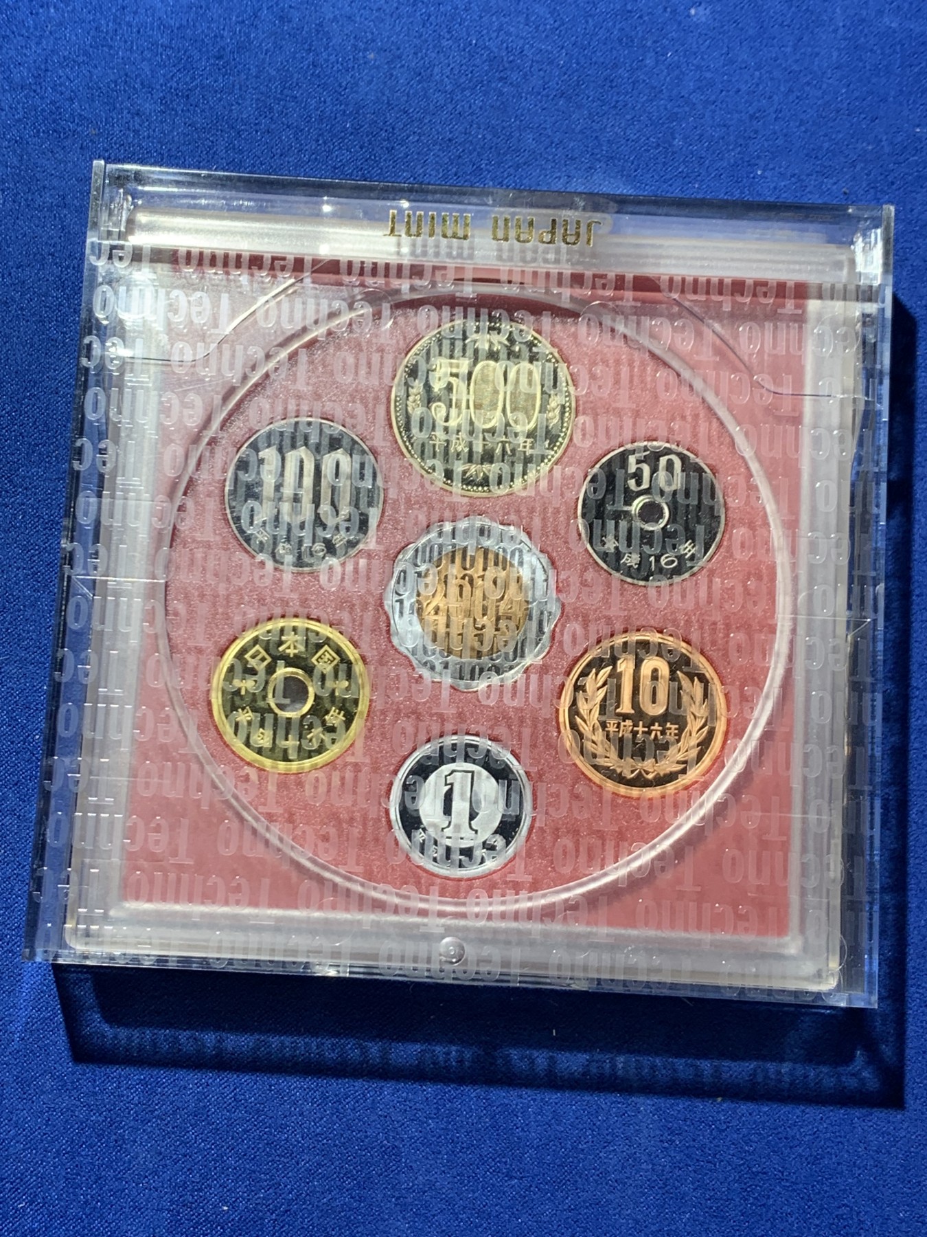 《竞宝斋》第259场-周日，周一 2场连拍 (全场包邮) 日本2004七枚装精制套币