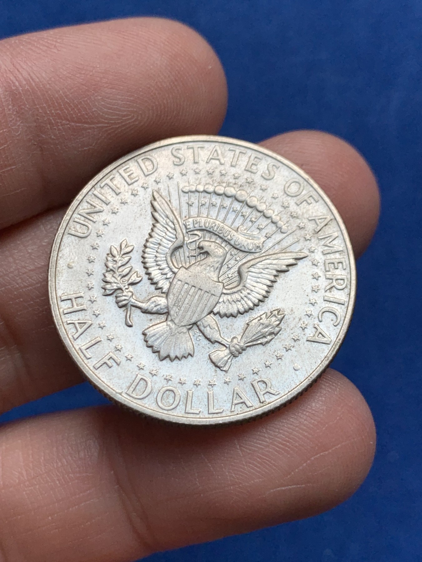 《竞宝斋》第259场-周日，周一 2场连拍 (全场包邮) 美国 1968年 肯尼迪半美元银币  11.5克 400银 状态好 头像纹理清晰