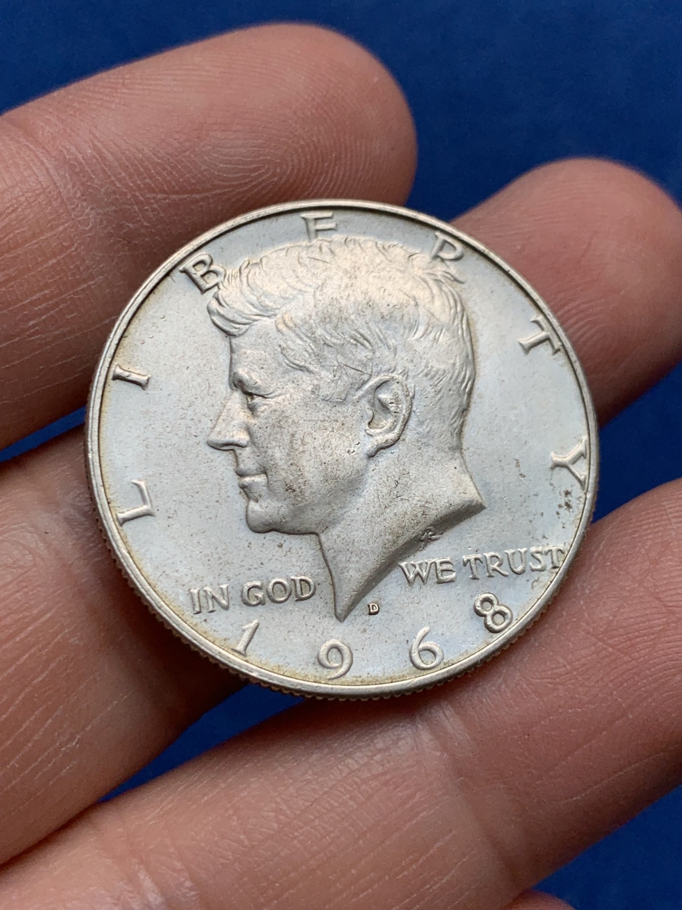 《竞宝斋》第259场-周日，周一 2场连拍 (全场包邮) 美国 1968年 肯尼迪半美元银币  11.5克 400银 状态好 头像纹理清晰