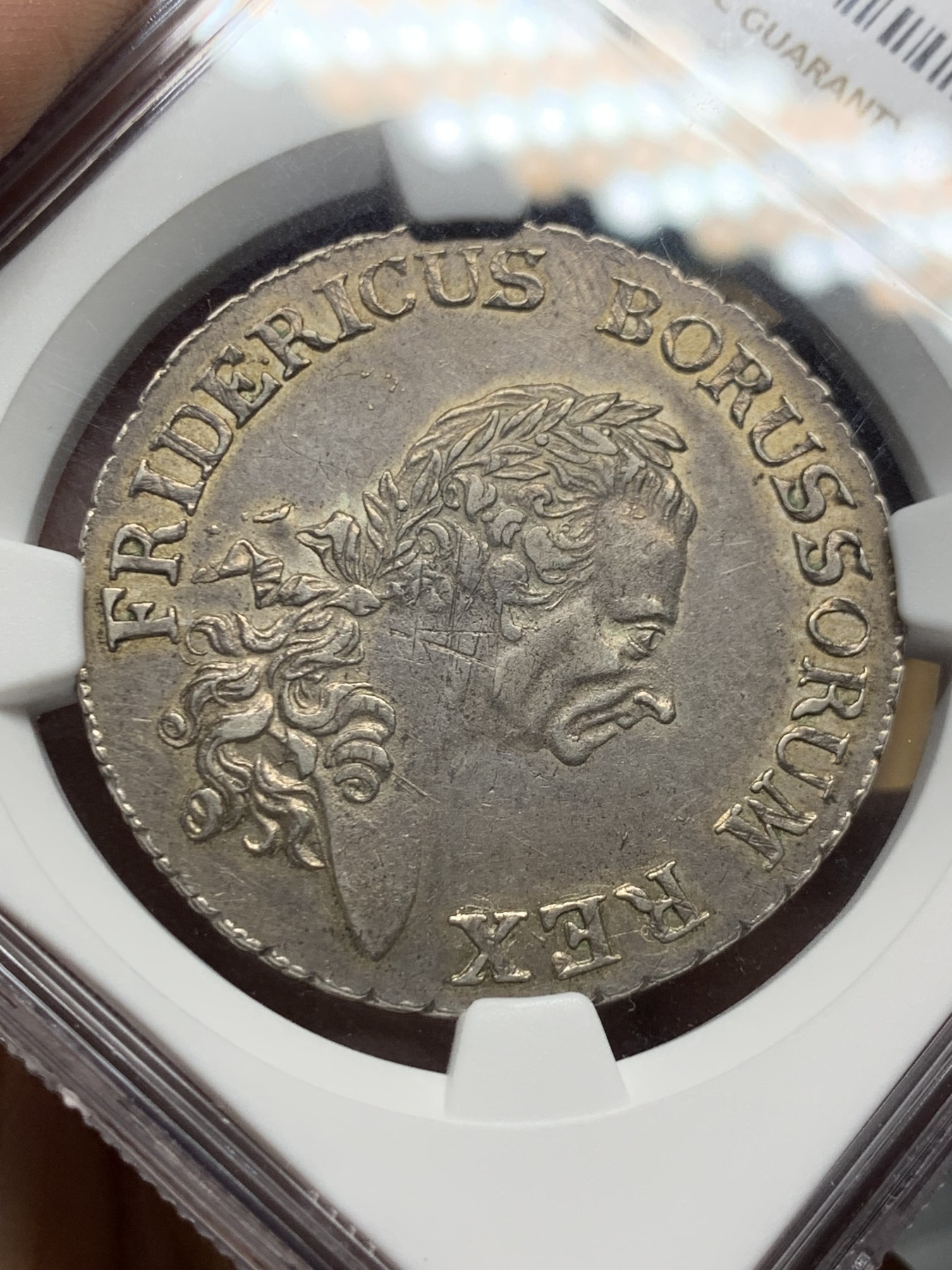 《竞宝斋》第259场-周日，周一 2场连拍 (全场包邮) NGC AU53 德国 普鲁士1786 腓特烈大帝鹰炮泰勒 末年稀少带点版