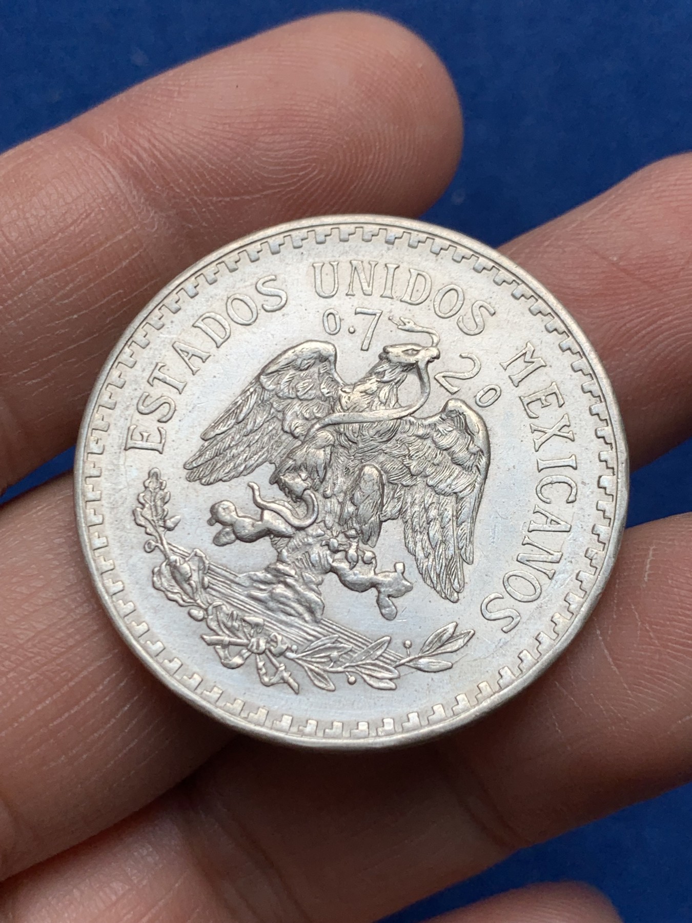 《竞宝斋》第259场-周日，周一 2场连拍 (全场包邮) 墨西哥1932年1比索银币 状态不错