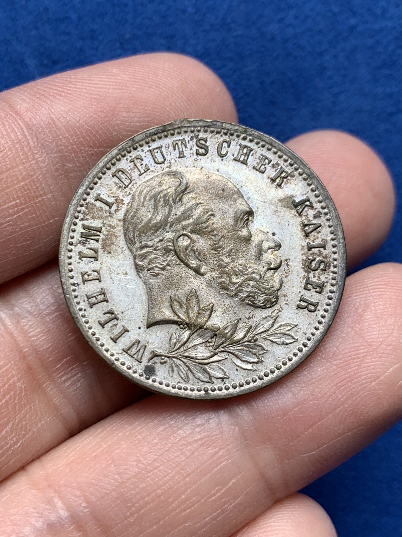 《竞宝斋》第259场-周日，周一 2场连拍 (全场包邮) 1797-1897 德国百年纪念 威廉一世镀银纪念章 顶部有锉痕 细节见图