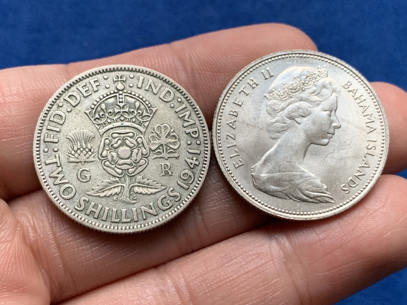 《竞宝斋》第259场-周日，周一 2场连拍 (全场包邮) 两枚一组 巴哈马1966年伊丽莎白二世剑鱼50分银币+英国1941年乔治六世2先令银币