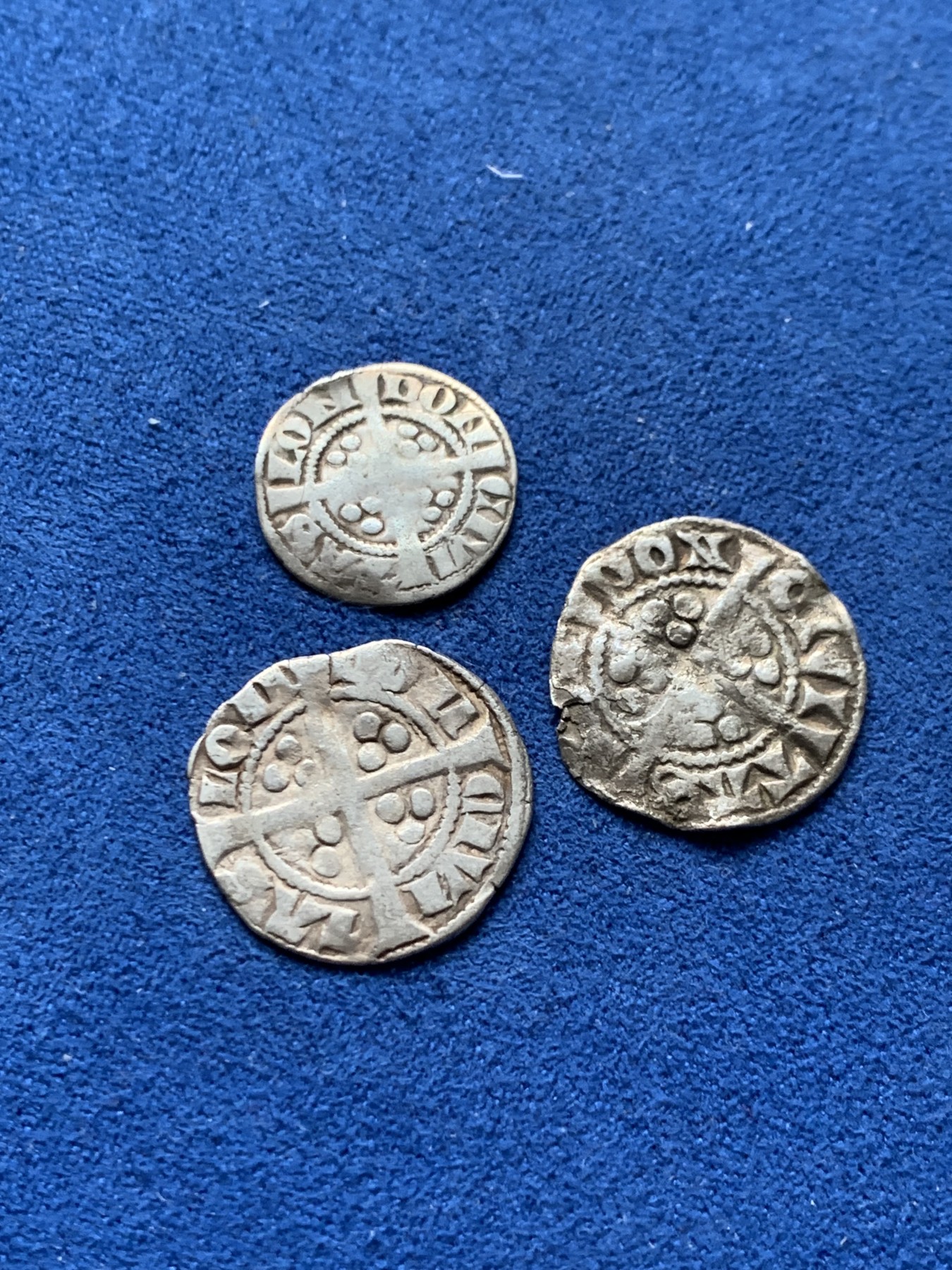 《竞宝斋》第259场-周日，周一 2场连拍 (全场包邮) 3枚一组 中世纪英国打制银币 2枚1便士+1枚1/2便士 细节见图