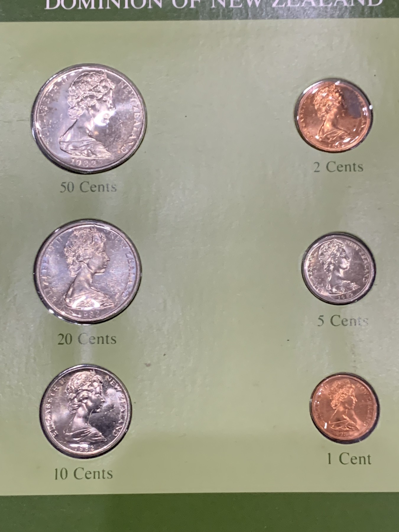 《竞宝斋》第259场-周日，周一 2场连拍 (全场包邮) 硬币套装两组 新西兰+英国