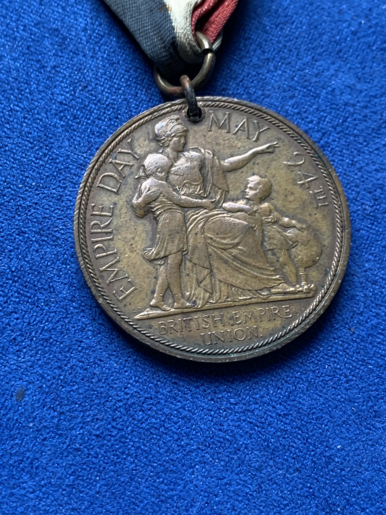 《竞宝斋》第259场-周日，周一 2场连拍 (全场包邮) 英国爱德华八世纪念章