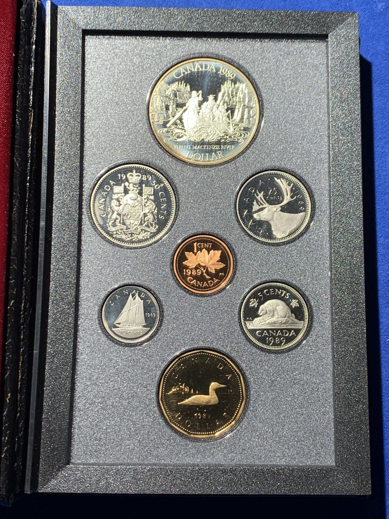 《竞宝斋》第259场-周日，周一 2场连拍 (全场包邮) 加拿大1989年精致套币 含大银币一枚 细节见图