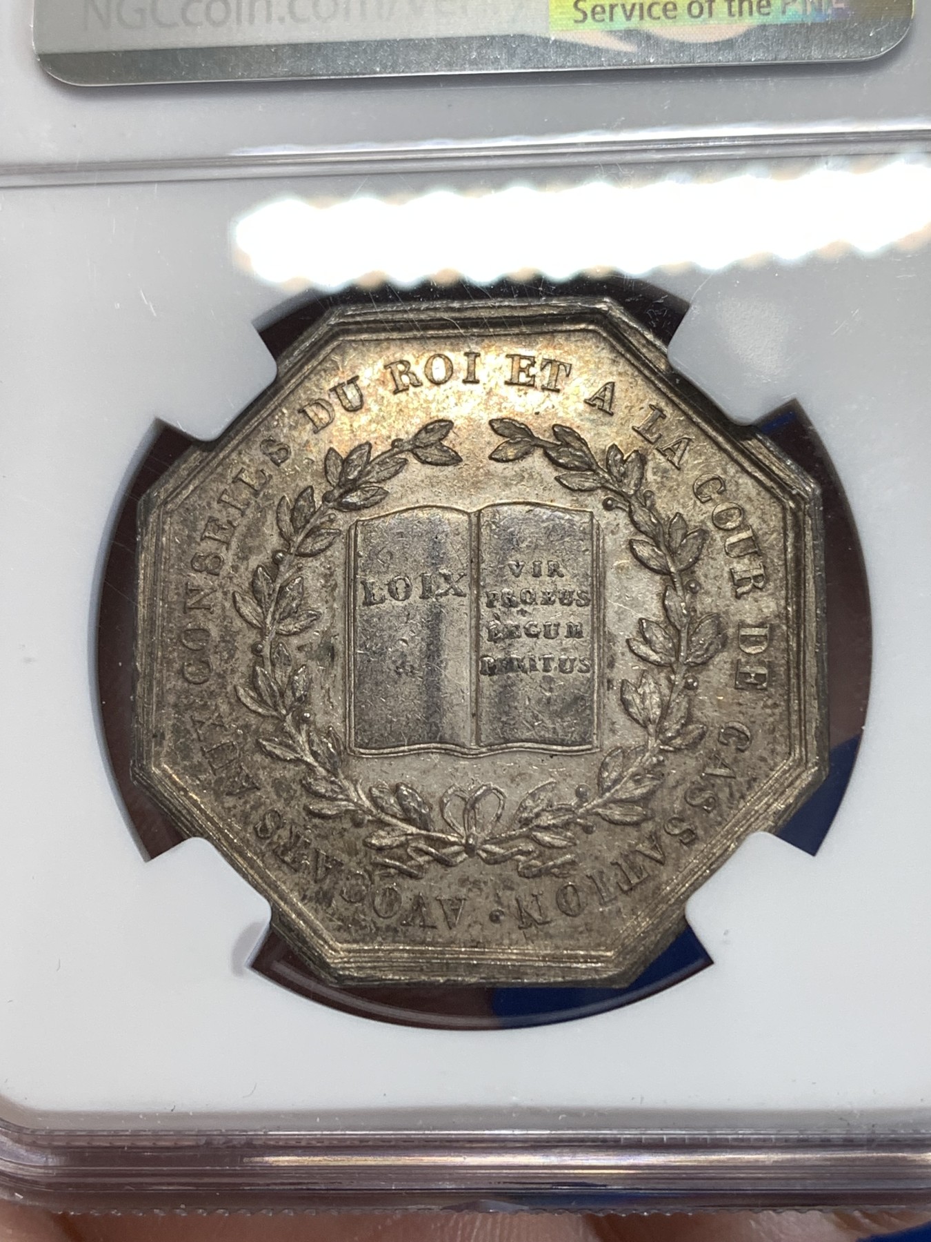 《竞宝斋》第259场-周日，周一 2场连拍 (全场包邮) NGC MS61 法国路易十八皇家理事会八角代币 非常好的包浆和状态