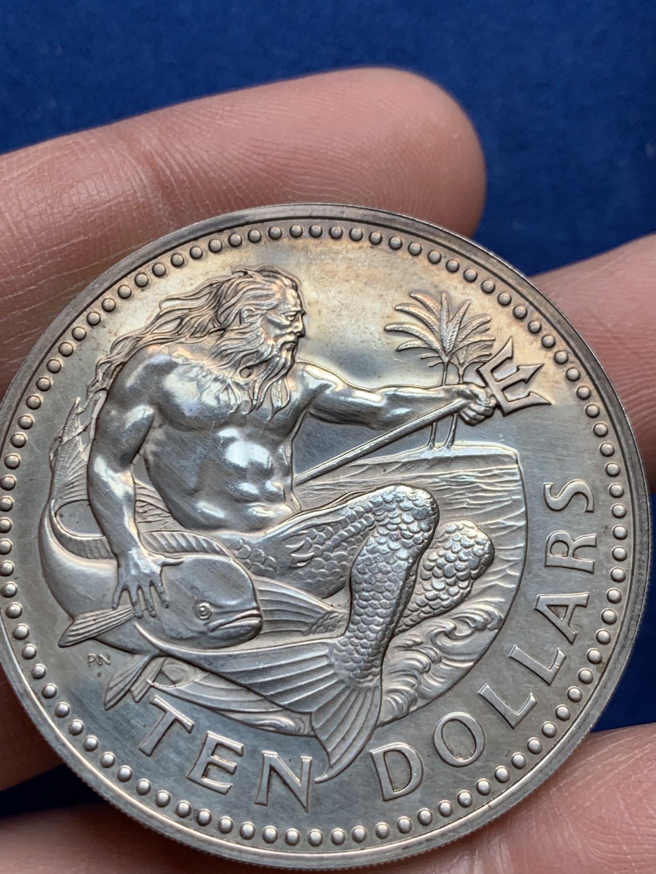 《竞宝斋》第259场-周日，周一 2场连拍 (全场包邮) 巴巴多斯1975年10元海王精制大银币 37.6克 925银