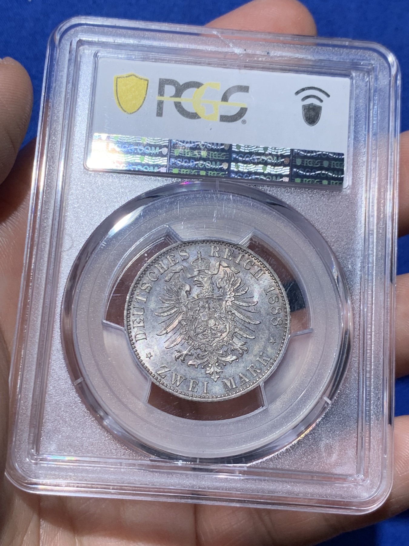 《竞宝斋》第259场-周日，周一 2场连拍 (全场包邮) 收藏级！PCGS MS65，德国普鲁士1888三皇之年威廉二世短翅2马克银币，德系马克名誉品！丝绸转光，鹰羽细节锐利