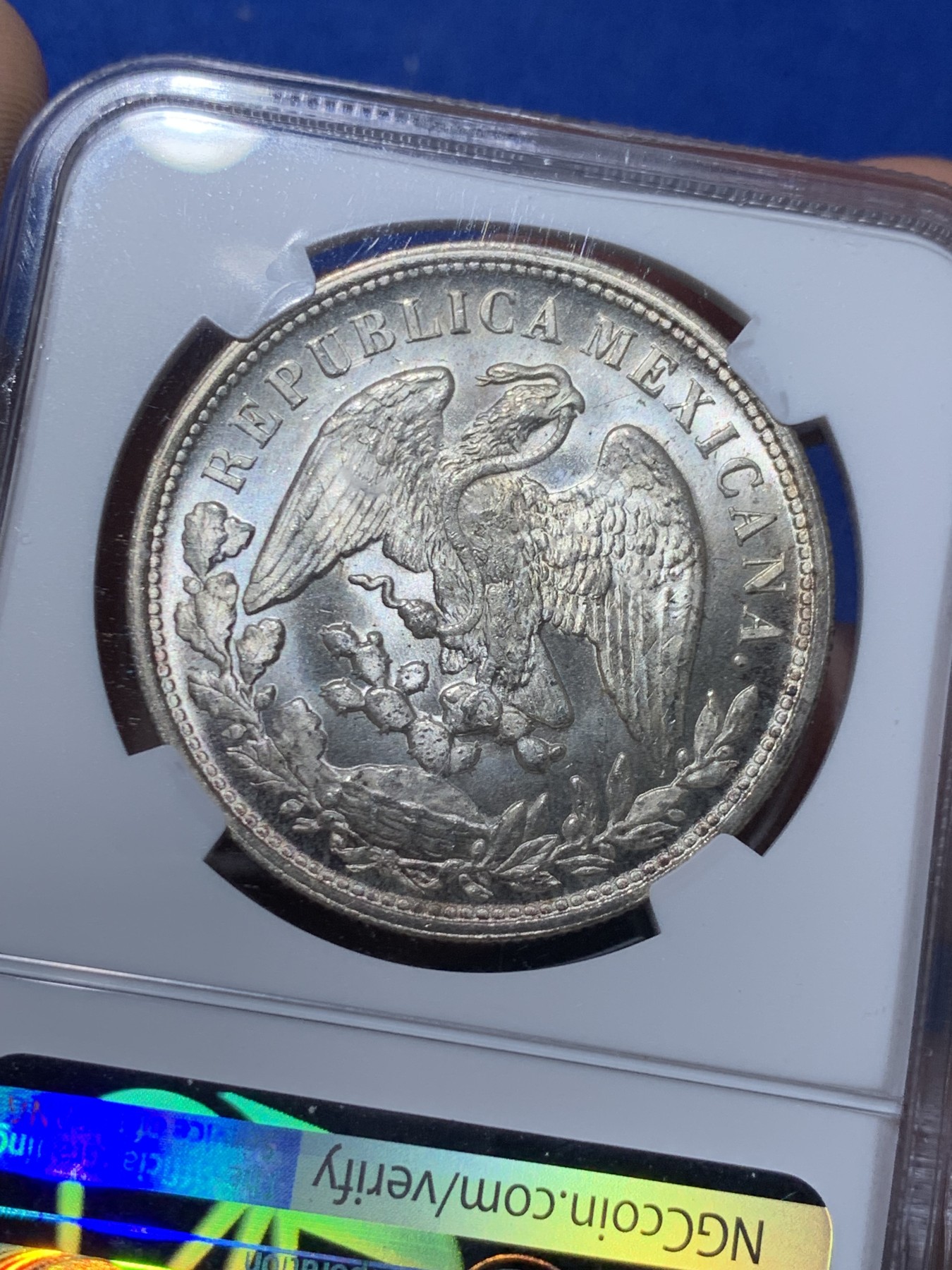 《竞宝斋》第259场-周日，周一 2场连拍 (全场包邮) NGC MS63 1898年MoAM直边鹰洋大银，1949年国府为充军饷后铸，与国币渊源深厚。略带酒红色环彩，丝滑车轮银光，光感极佳。