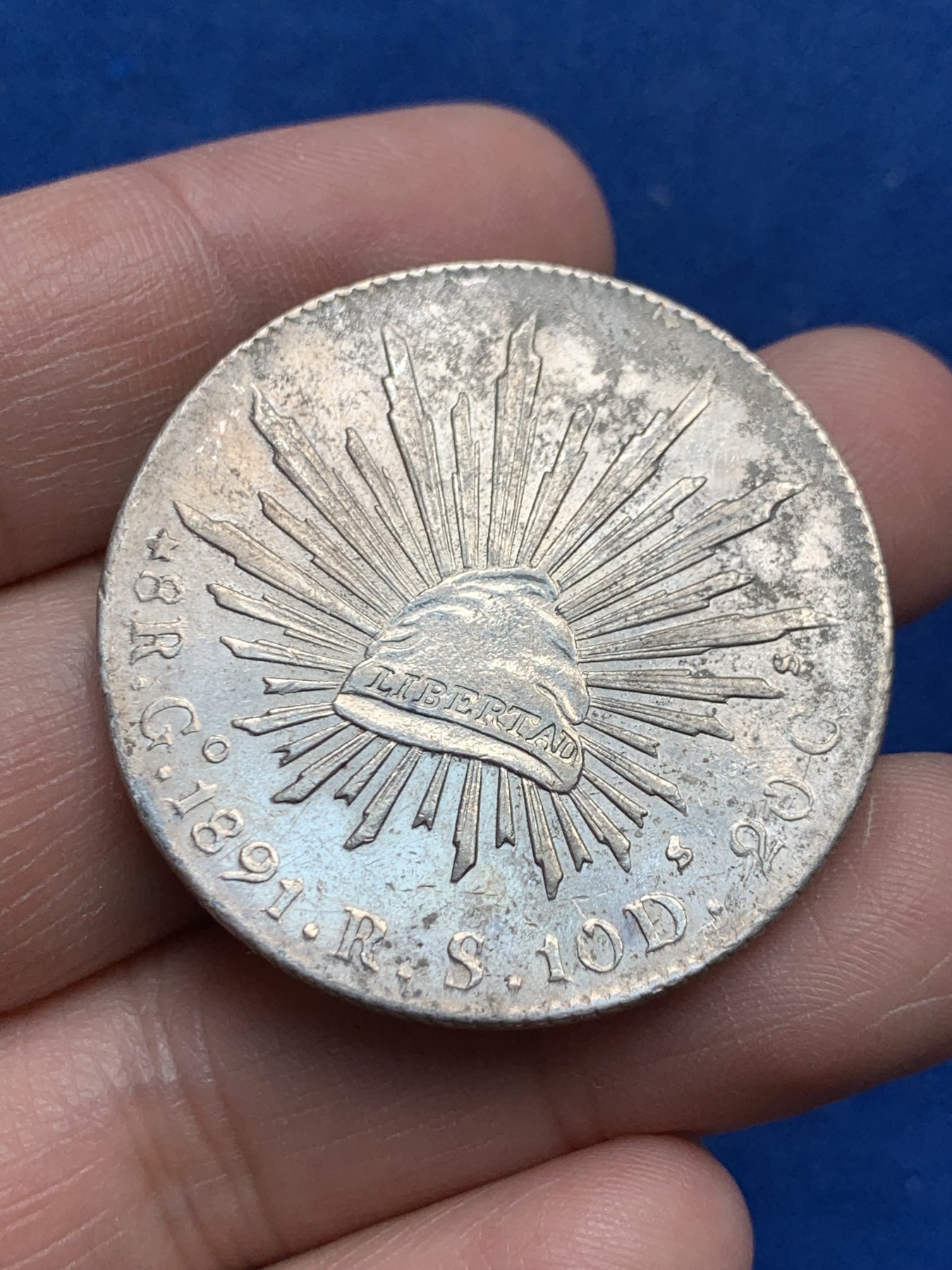 《竞宝斋》第259场-周日，周一 2场连拍 (全场包邮) 墨西哥1891年花边鹰洋8R银币 底板轻微腐蚀 细节见图