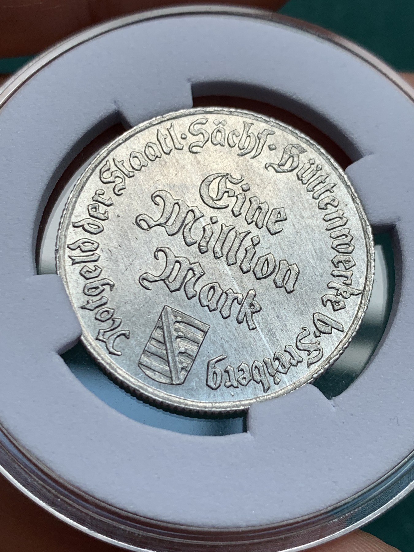 《竞宝斋》第259场-周日，周一 2场连拍 (全场包邮) 德紧 弗莱贝格 1923年 1百万马克 火把男 铝制 原光 少见品种