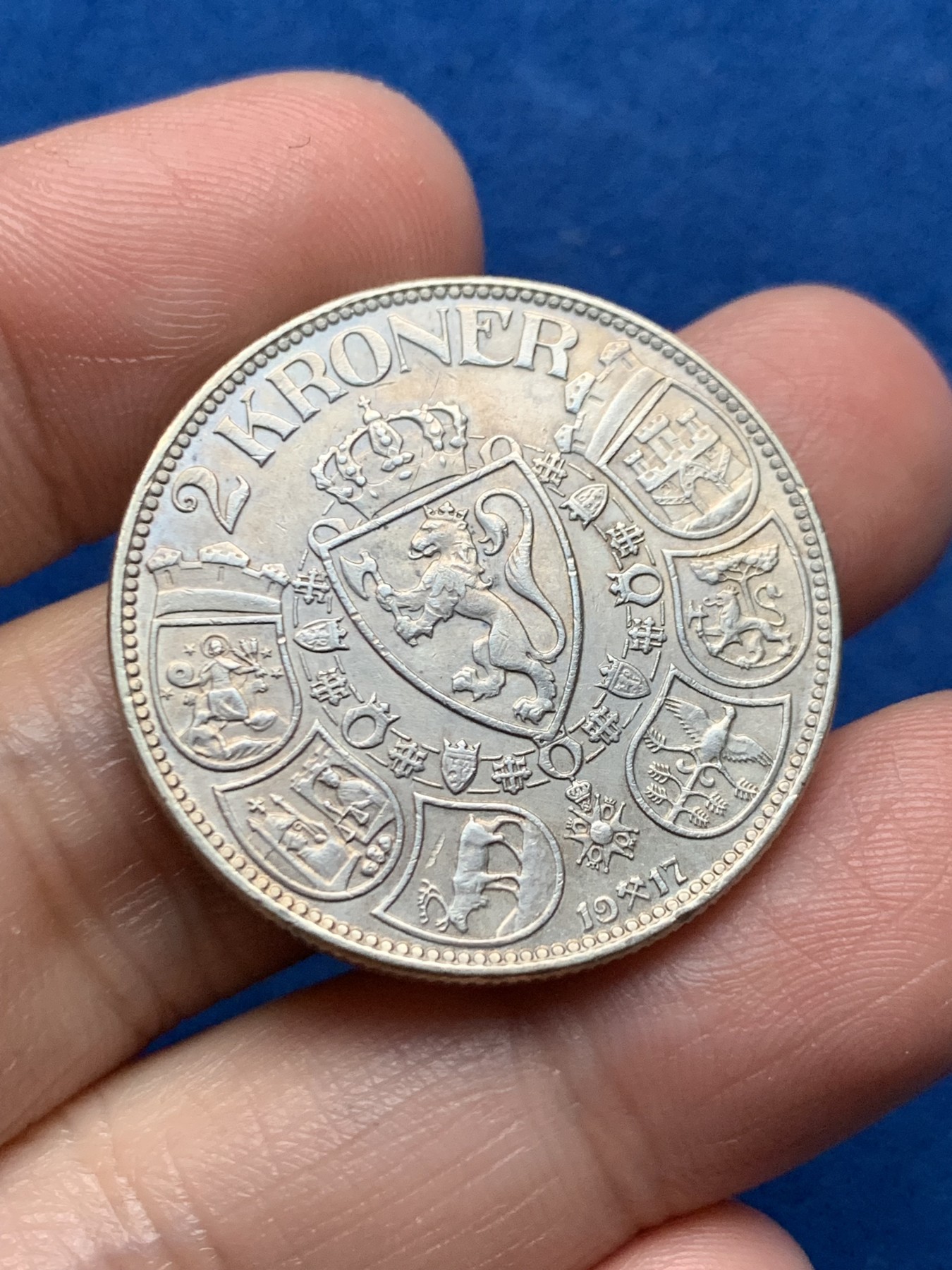 《竞宝斋》第259场-周日，周一 2场连拍 (全场包邮) 挪威 1917年 2克朗 银币 细节不错