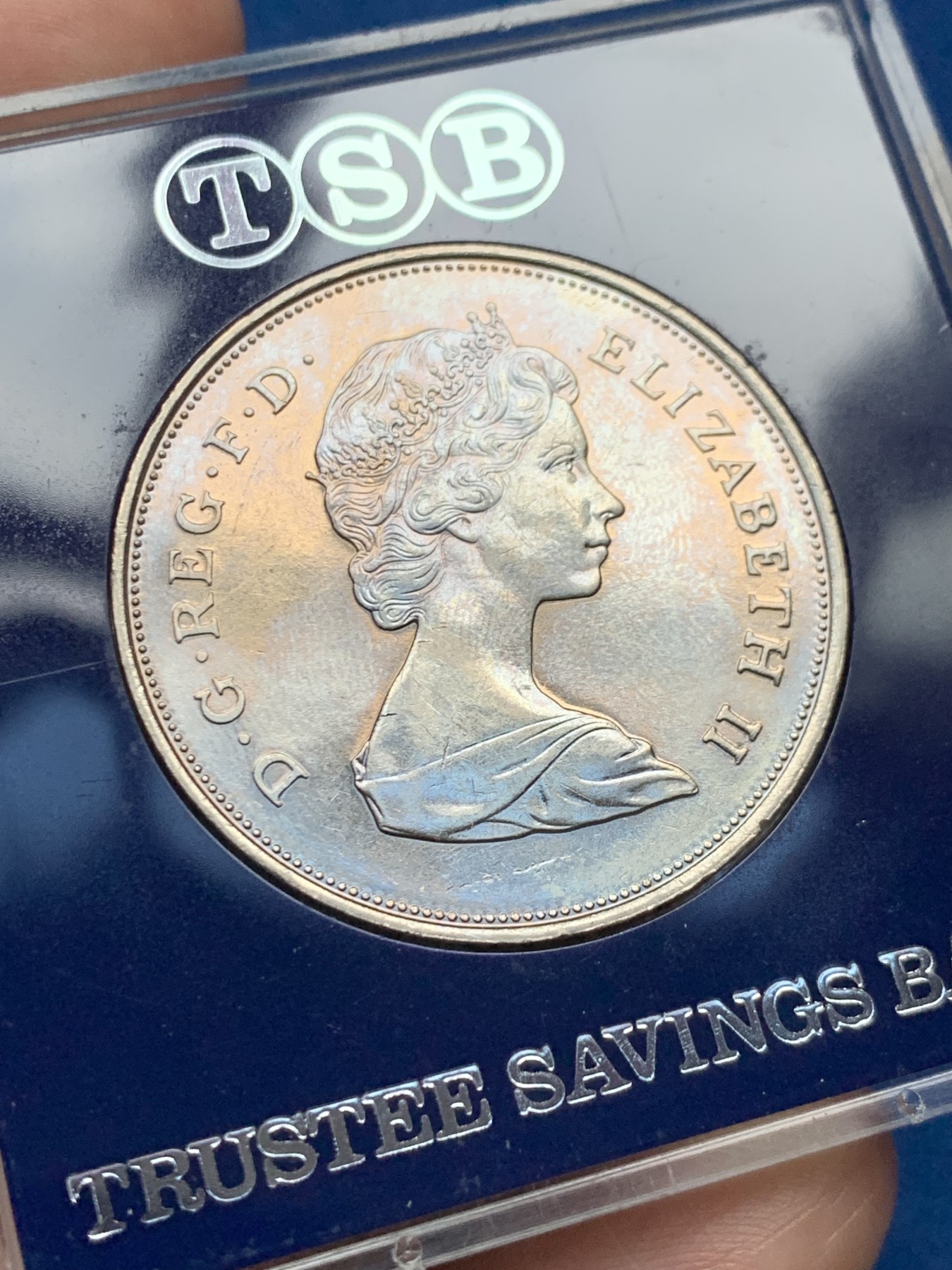 《竞宝斋》第259场-周日，周一 2场连拍 (全场包邮) 英国1981戴安娜大婚克朗