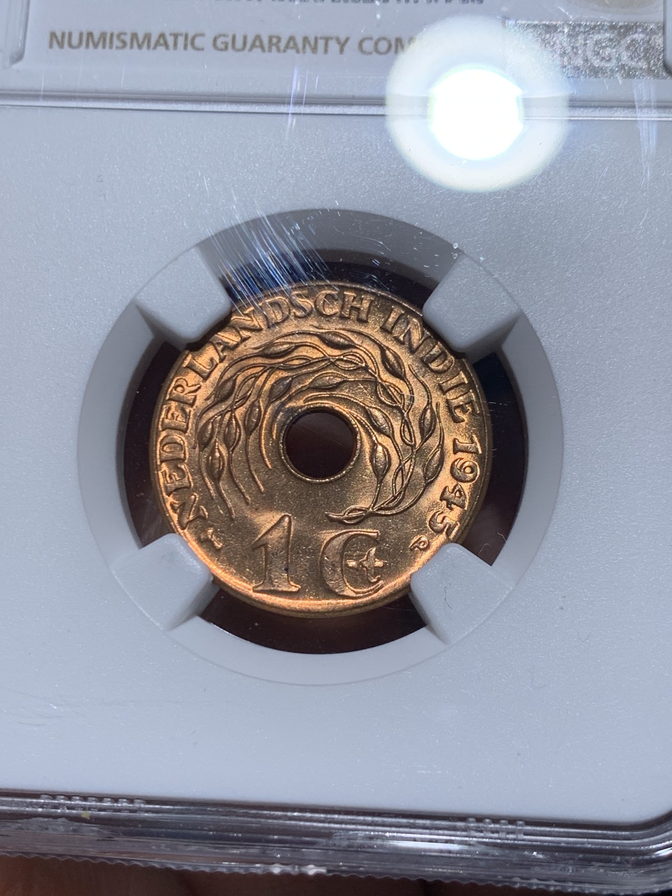 《竞宝斋》第259场-周日，周一 2场连拍 (全场包邮) NGC MS64RD 1945荷属东印度1分铜币 RD难得