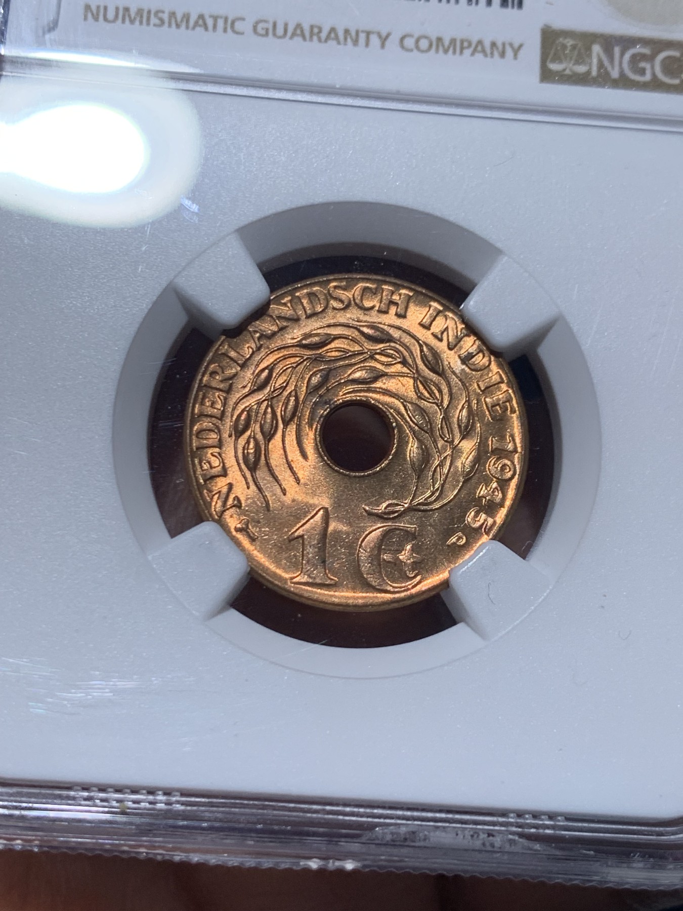 《竞宝斋》第259场-周日，周一 2场连拍 (全场包邮) NGC MS64RD 1945荷属东印度1分铜币 RD难得