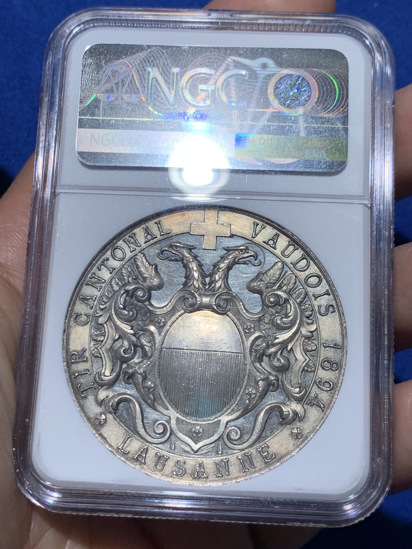 《竞宝斋》第259场-周日，周一 2场连拍 (全场包邮) NGC MS62 1894年瑞士洛桑射击节飞天女神双头鹰大银章 磨砂精铸 稀少品种 设计精美大气 非常吸引人