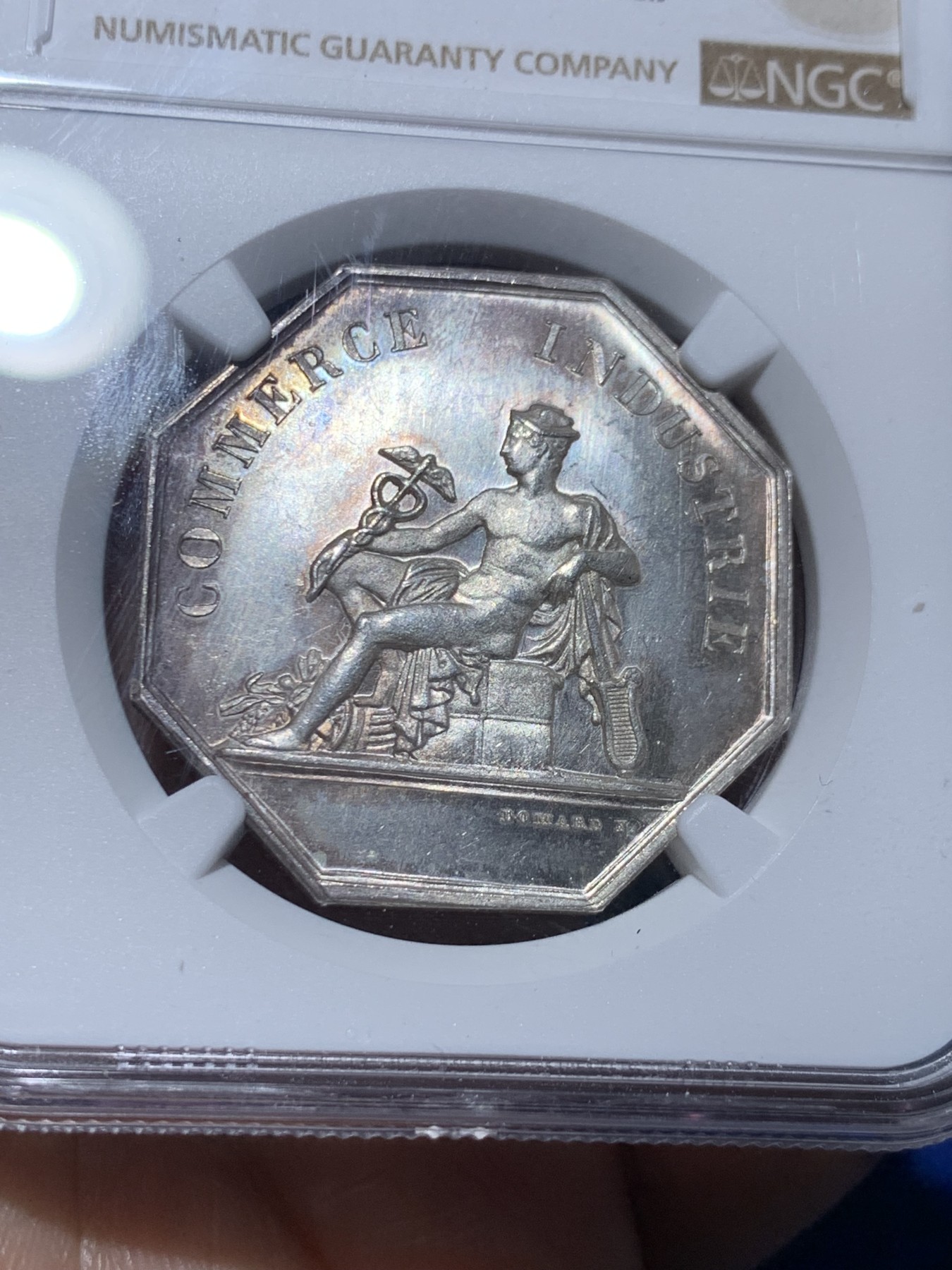 《竞宝斋》第259场-周日，周一 2场连拍 (全场包邮) NGC MS63 法国波尔多商业公司八角银质代币 商业之神墨丘利 丰饶角边铭 五彩包浆 状态非常好