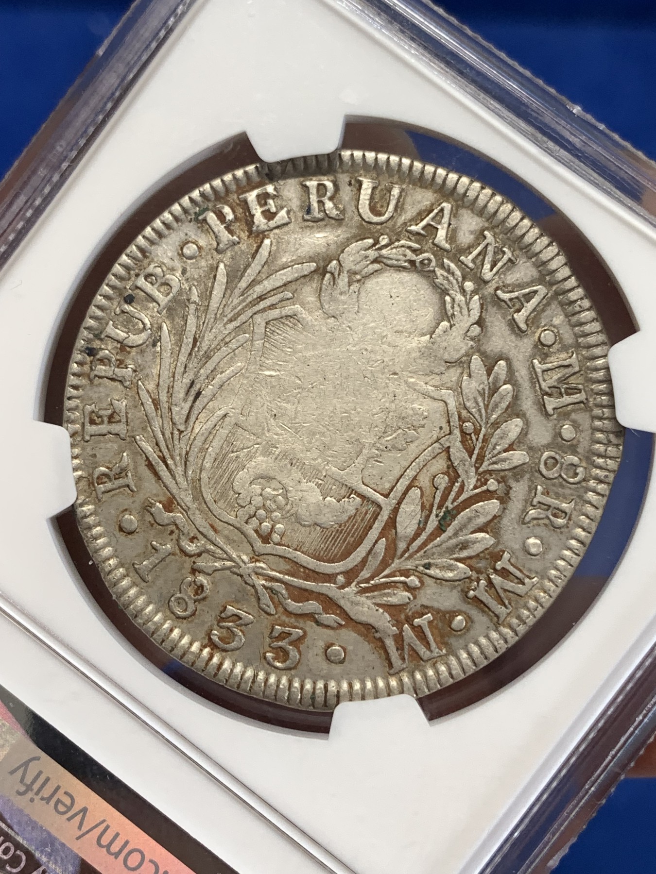 《竞宝斋》第259场-周日，周一 2场连拍 (全场包邮) NGC FD 秘鲁 1833年 站人 8瑞尔 大银币 国内少见