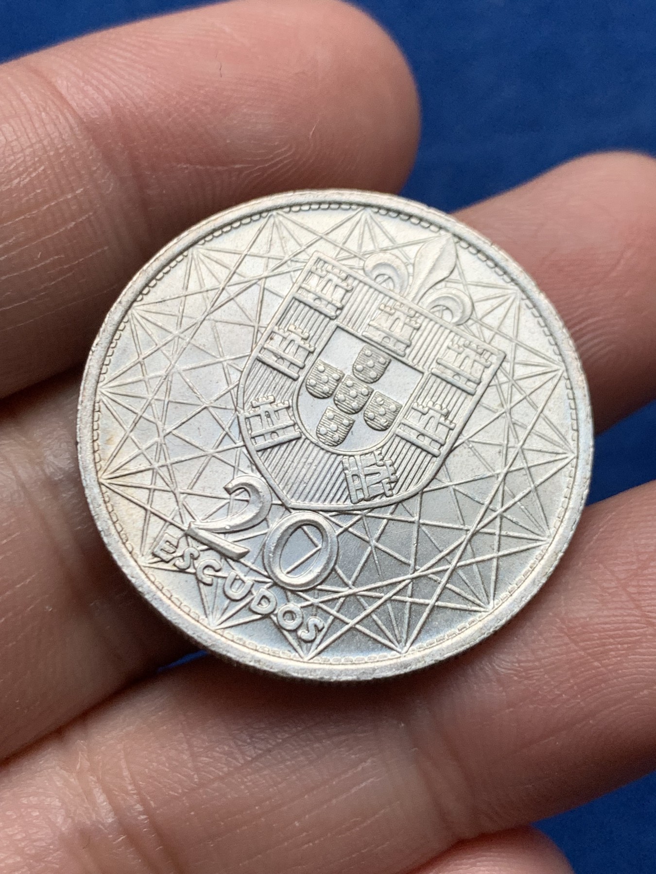 《竞宝斋》第259场-周日，周一 2场连拍 (全场包邮) 葡萄牙1966年萨拉扎大桥通车纪念20埃斯库多银币 10克 650银 大桥原味包浆，背面光亮如新