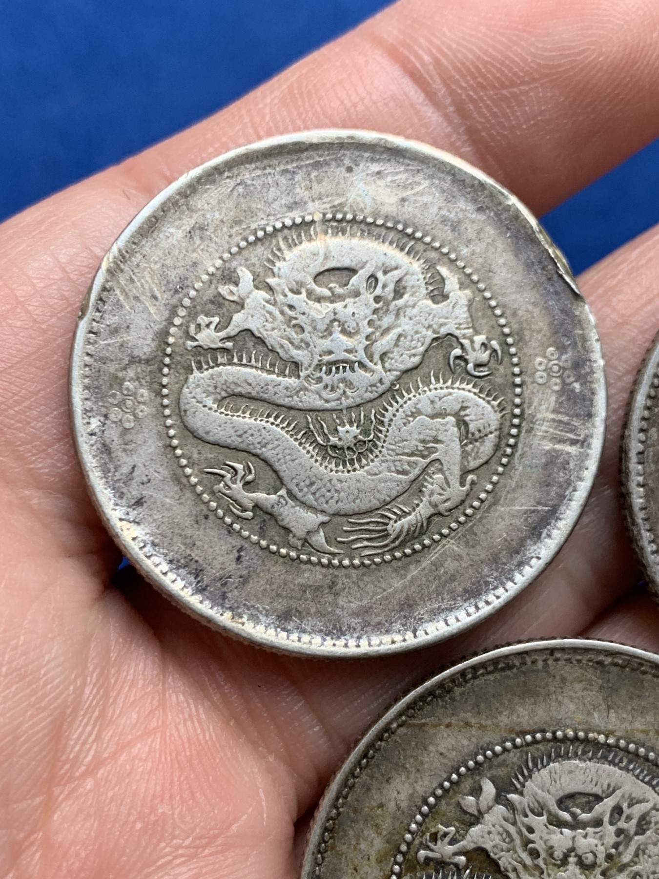 《竞宝斋》第259场-周日，周一 2场连拍 (全场包邮) 3枚一组 云南光绪半圆龙银币 细节见图