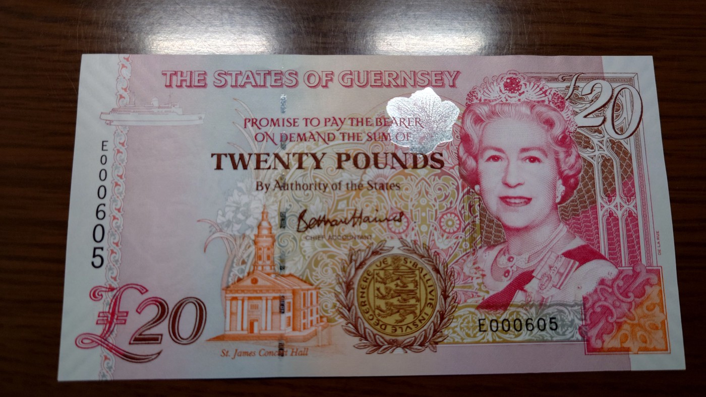 【世界钱币】精选微拍第101期暨2024年第12期  部分卖剩的新品裸钞评级币展销 2023年格恩西岛20镑 全新绝品无47百位号000605