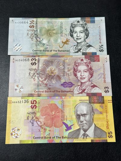 《外钞收藏家》第三百六十期（连拍第一场） - 巴哈马1/2-5刀 三张一起 全新UNC