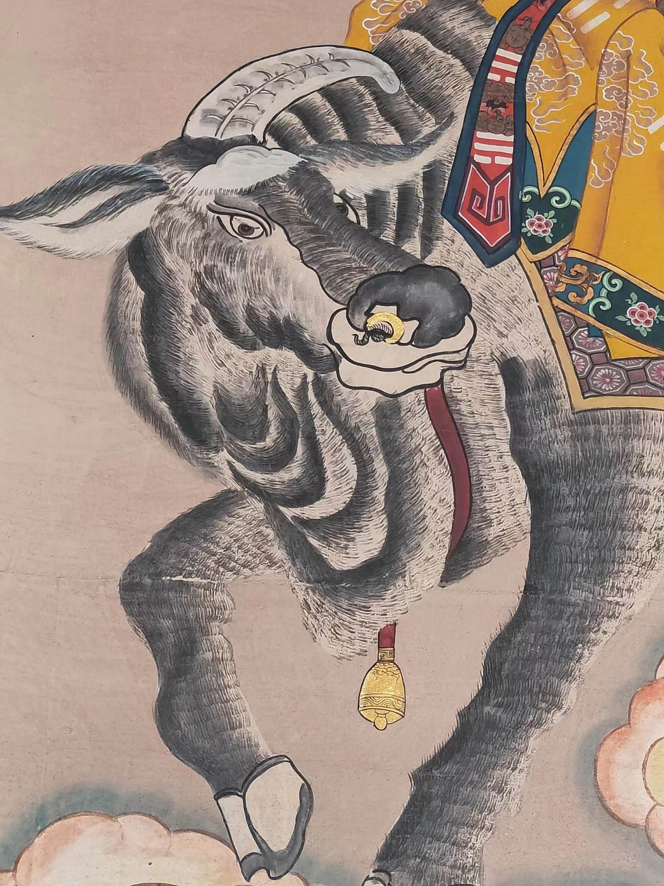  晚清 民间画家画的 精品纯手绘老粗布五彩描金 太上老君 画像一张 画工精湛 人物描绘惟妙惟肖 活灵活现 全品满工 完整包老 尺寸224/118Cm