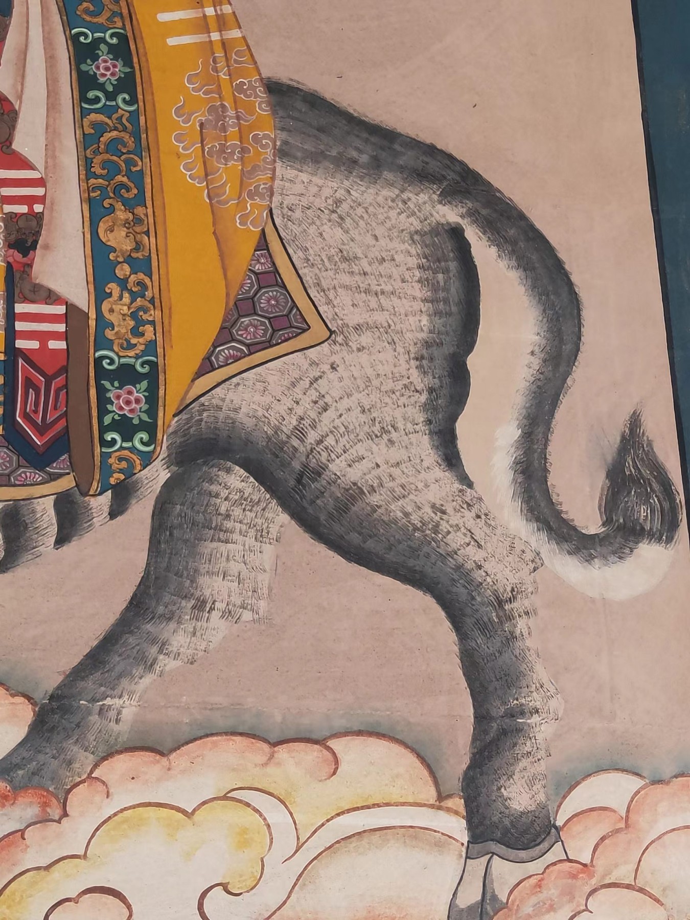  晚清 民间画家画的 精品纯手绘老粗布五彩描金 太上老君 画像一张 画工精湛 人物描绘惟妙惟肖 活灵活现 全品满工 完整包老 尺寸224/118Cm