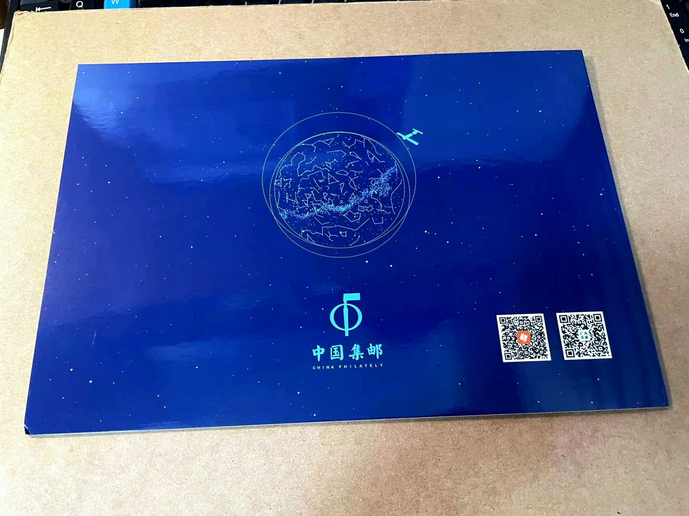 【Blue Auction】✨世界纸币精拍第462期【精】 【一组2册】航天纪念钞、天宫二号与神舟十一号载人飞行任务纪念信封&中国银行（香港）百年华诞纪念钞 全新UNC