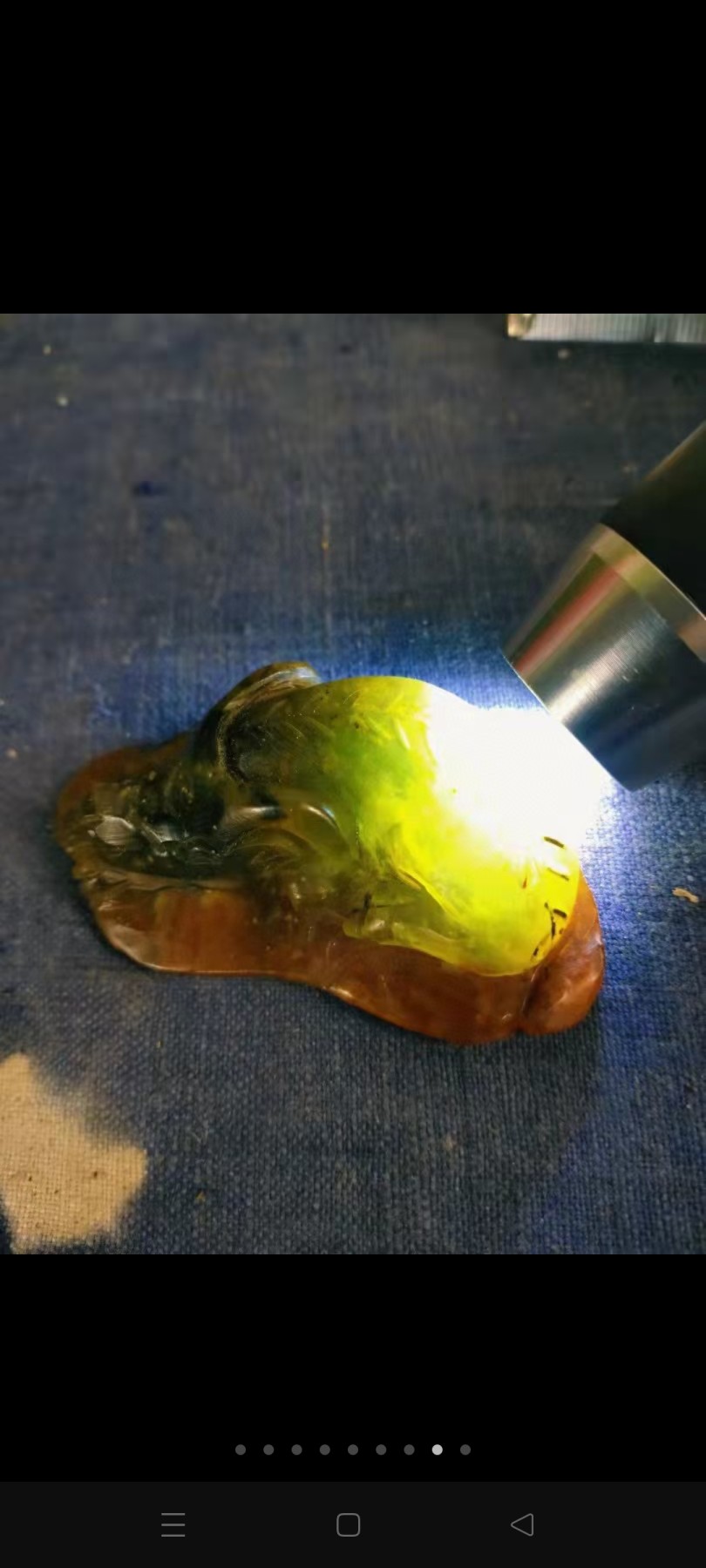 收来一块大几十年（民国至五十年代）的老秀玉貔貅吊牌。黄皮雕刻芭蕉扇。老手工雕刻。佩戴聚财聚福。寓意好。