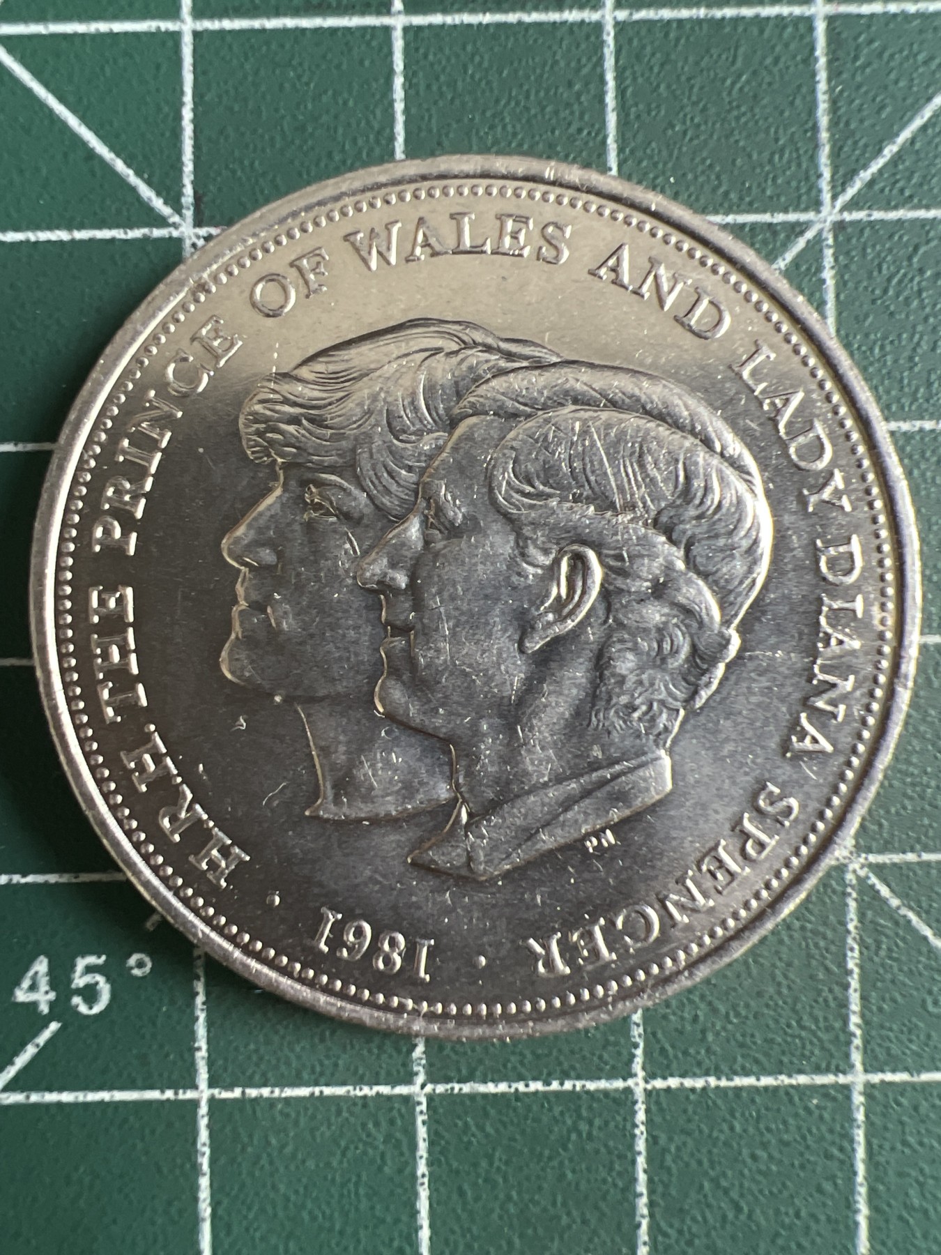 第667期 硬币专场 （无押金，捡漏，全场50包邮，偏远地区除外，接收代拍业务，本店十天发一次货） 英国戴安娜查尔斯大克朗纪念币