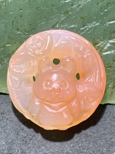 冰粉色盐源玛瑙兔吊坠一个， - 冰粉色盐源玛瑙兔吊坠一个，