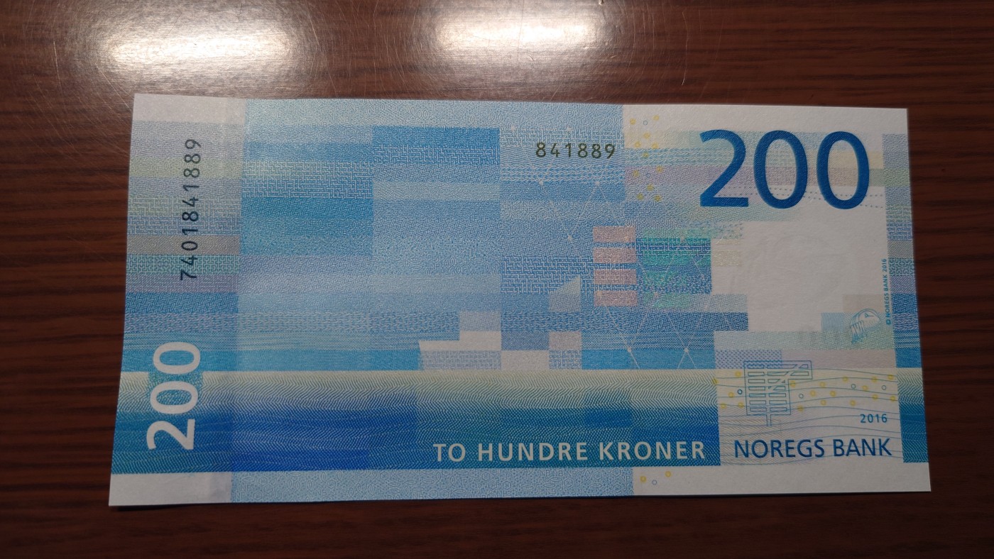 【世界钱币】精选微拍第101期暨2024年第12期  部分卖剩的新品裸钞评级币展销 2016年挪威200克朗 全新绝品尾号889