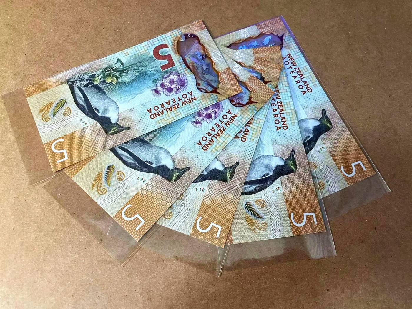 【Blue Auction】✨世界纸币精拍第462期【精】 【一组5张 包含无47】新西兰5元一组 全新UNC