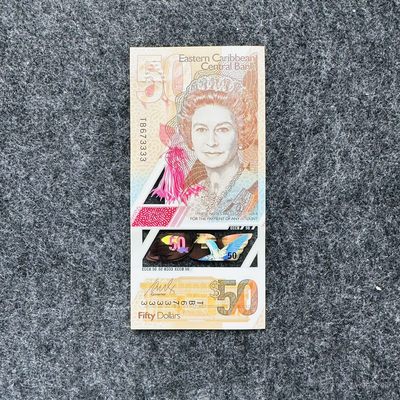 135th 东加勒比50-100元塑料钞靓号和2元纪念钞AA冠和AB冠 - 东加勒比2019年50元塑料钞，女王，狮子号3333，TB673333