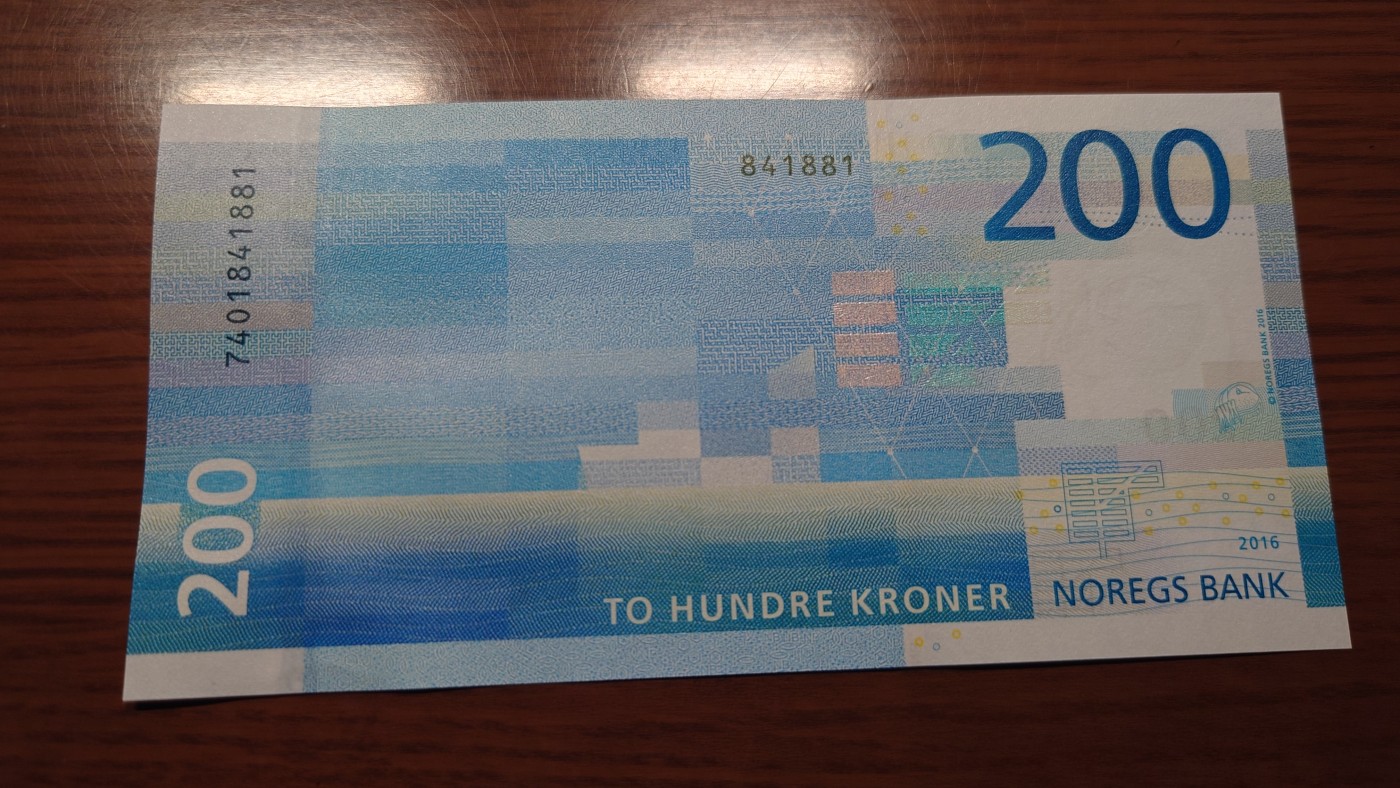 【世界钱币】精选微拍第101期暨2024年第12期  部分卖剩的新品裸钞评级币展销 2016年挪威200克朗 全新绝品尾号881