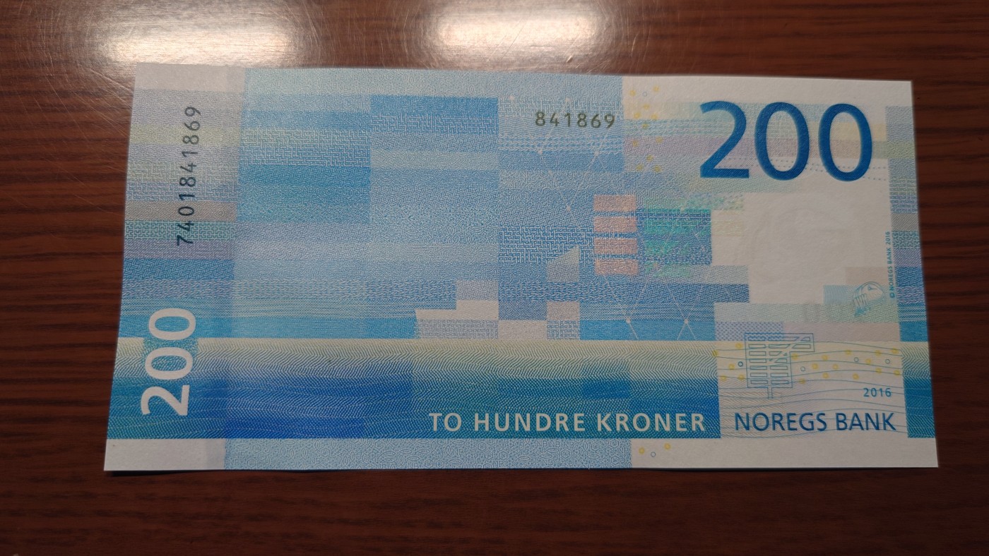 【世界钱币】精选微拍第101期暨2024年第12期  部分卖剩的新品裸钞评级币展销 2016年挪威200克朗 全新绝品尾号869