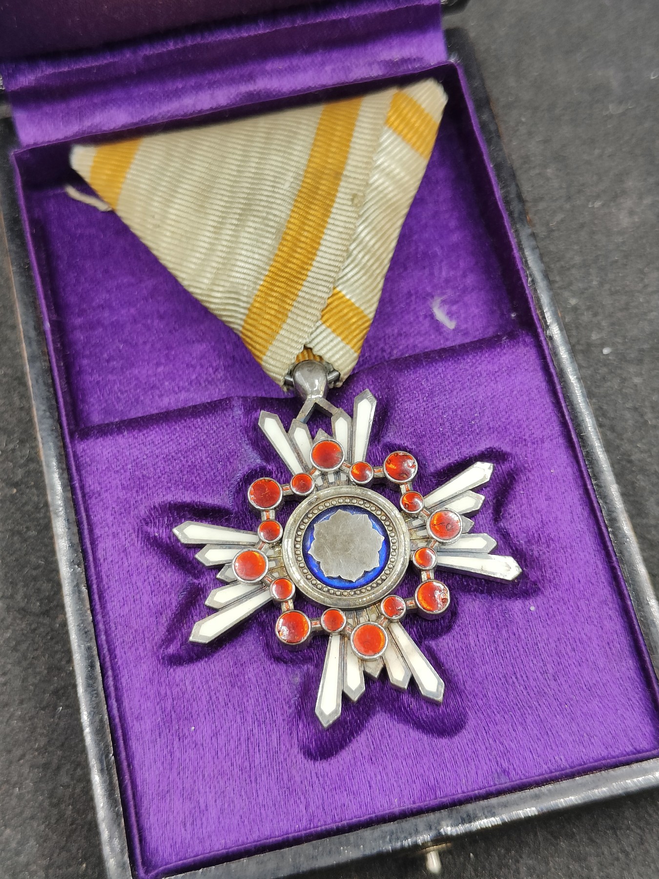 全场0元起拍 第149期 咸鱼国勋章拍卖专场 4月21日（周日）下午6：00开始 日本明治时期六等瑞宝章银制带盒