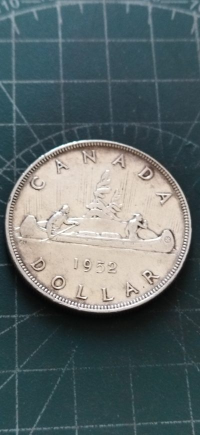 外国硬币初藏2024年第10场 - 加拿大1元银币乔治六世1952年带光。