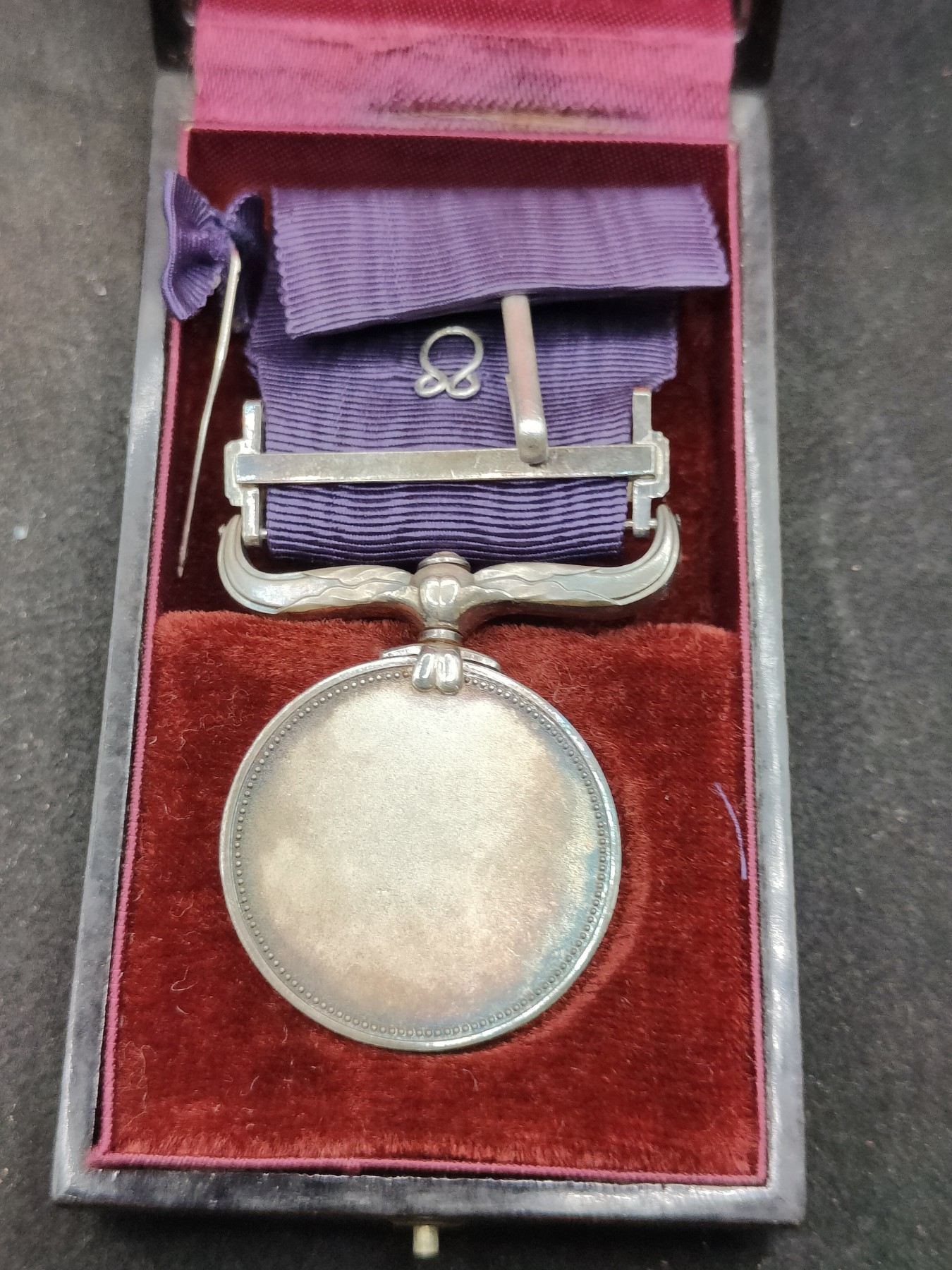 全场0元起拍 第149期 咸鱼国勋章拍卖专场 4月21日（周日）下午6：00开始 日本绀授褒章 纯银带盒略