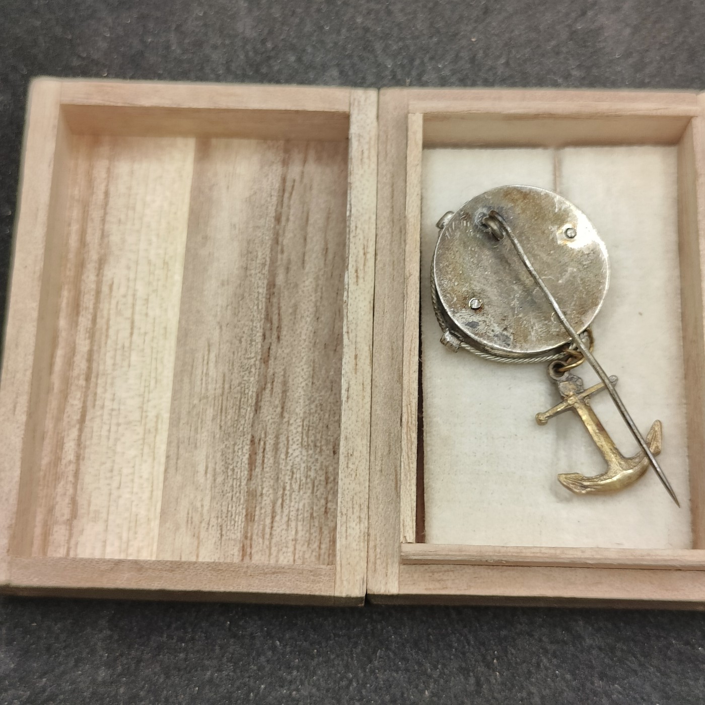 全场0元起拍 第149期 咸鱼国勋章拍卖专场 4月21日（周日）下午6：00开始 日本战时 水难救济会徽章